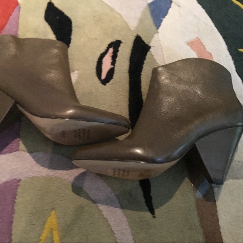 Botkier Olive Ankle Boots, size 8.5